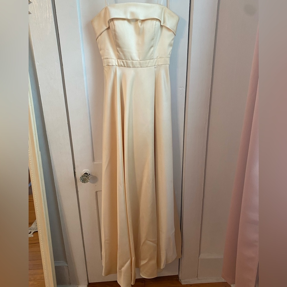 Floor length Strapless Formal Gown with Pockets
